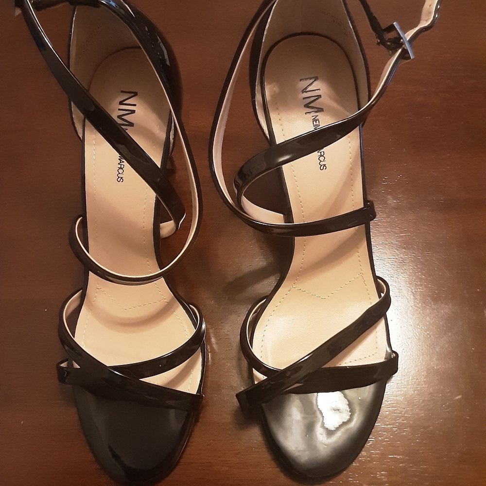 Neiman Marcus  Women's Glossy Black Strappy Heels Size 8.5